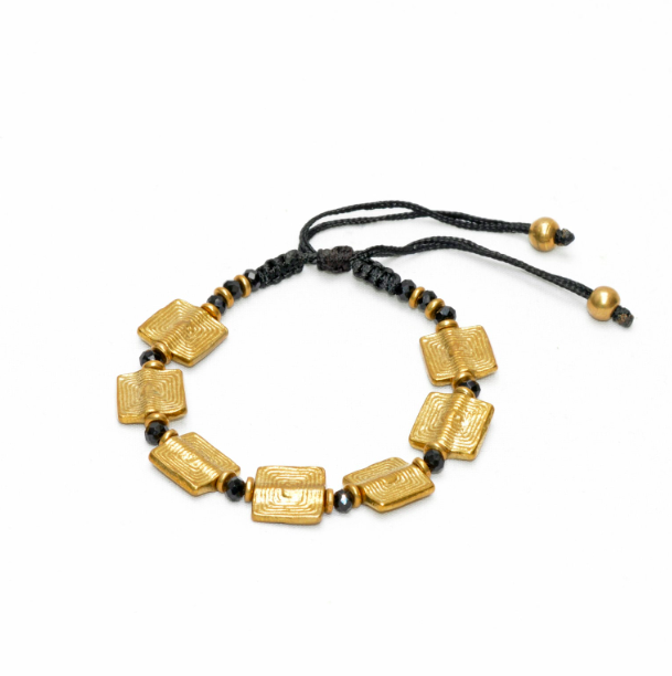 Bracelet Yamin noir en laiton doré et en perles facettées