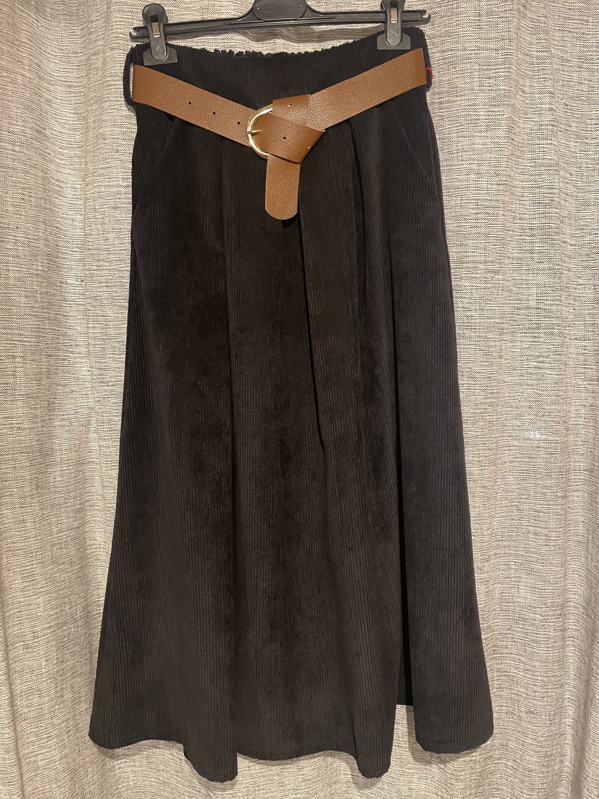 jupe en velours noire-Mukasa